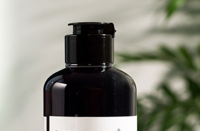 تأسست في عام 2005، وتبلغ مساحتها 13000 متر مربع من مباني المصانع القياسية، وهي عبارة عن مجموعة من البحث والتطوير والإنتاج والمبيعات في إحدى شركات مواد تغليف مستحضرات التجميل.